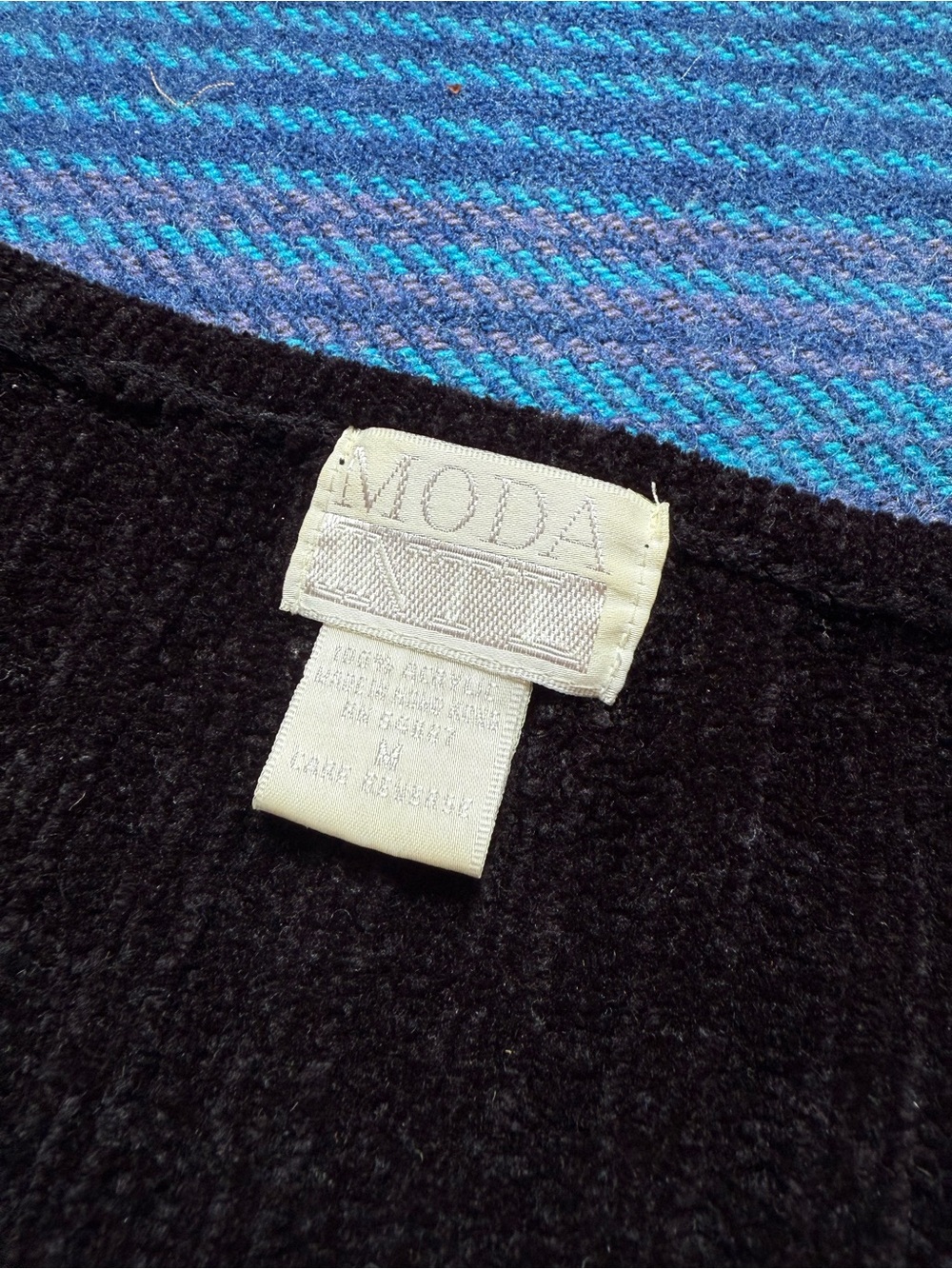 Moda Black Ribbed Velour V-Neck Button-Front Cardigan - Picture 2 of 7